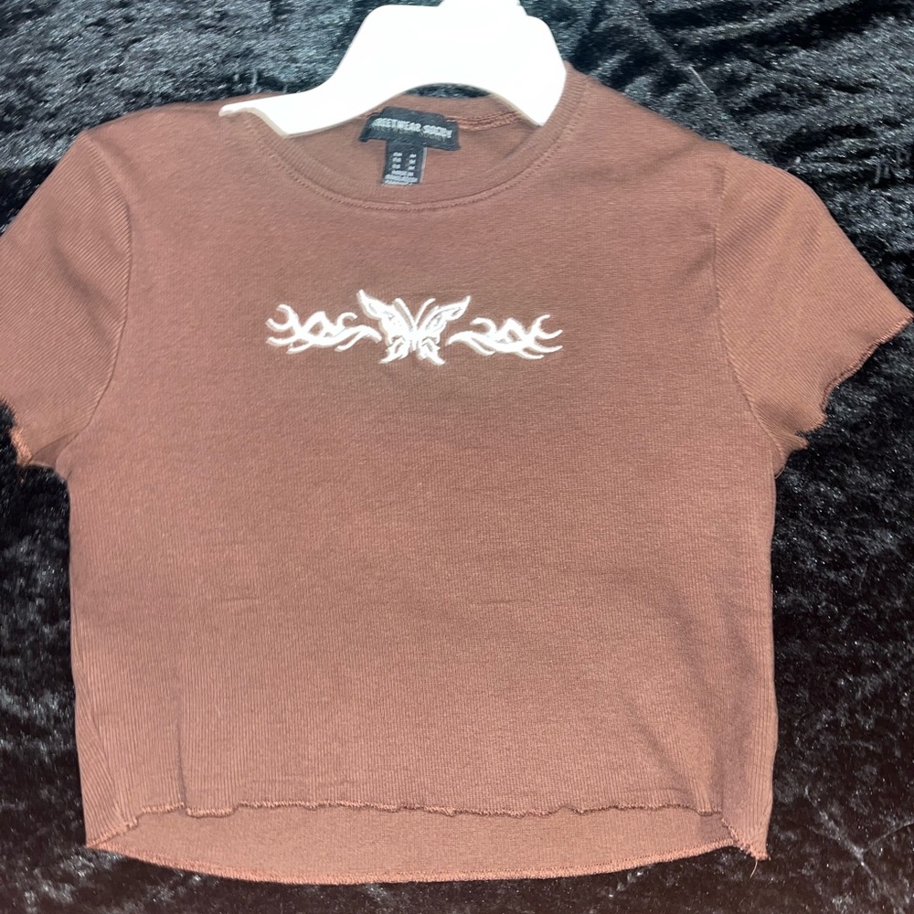 Brand Streewear society. Size medium. Brown crop top.